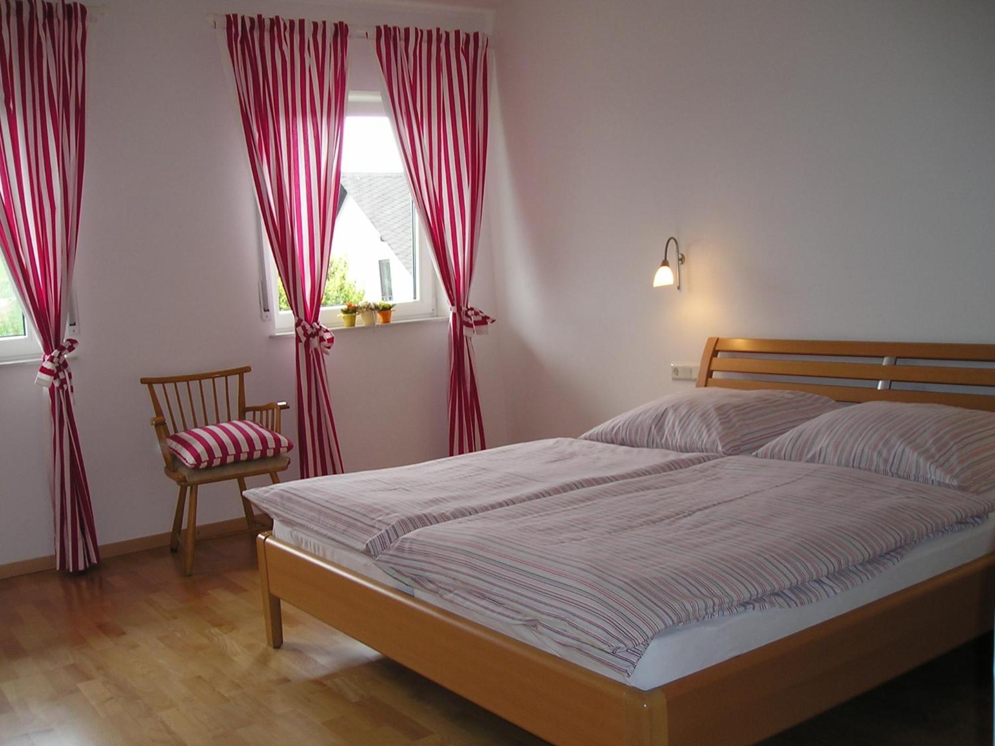 Roussel - Hotel Restaurant Verbandsgemeinde Verbandsgemeinde Bernkastel-Kues Buitenkant foto