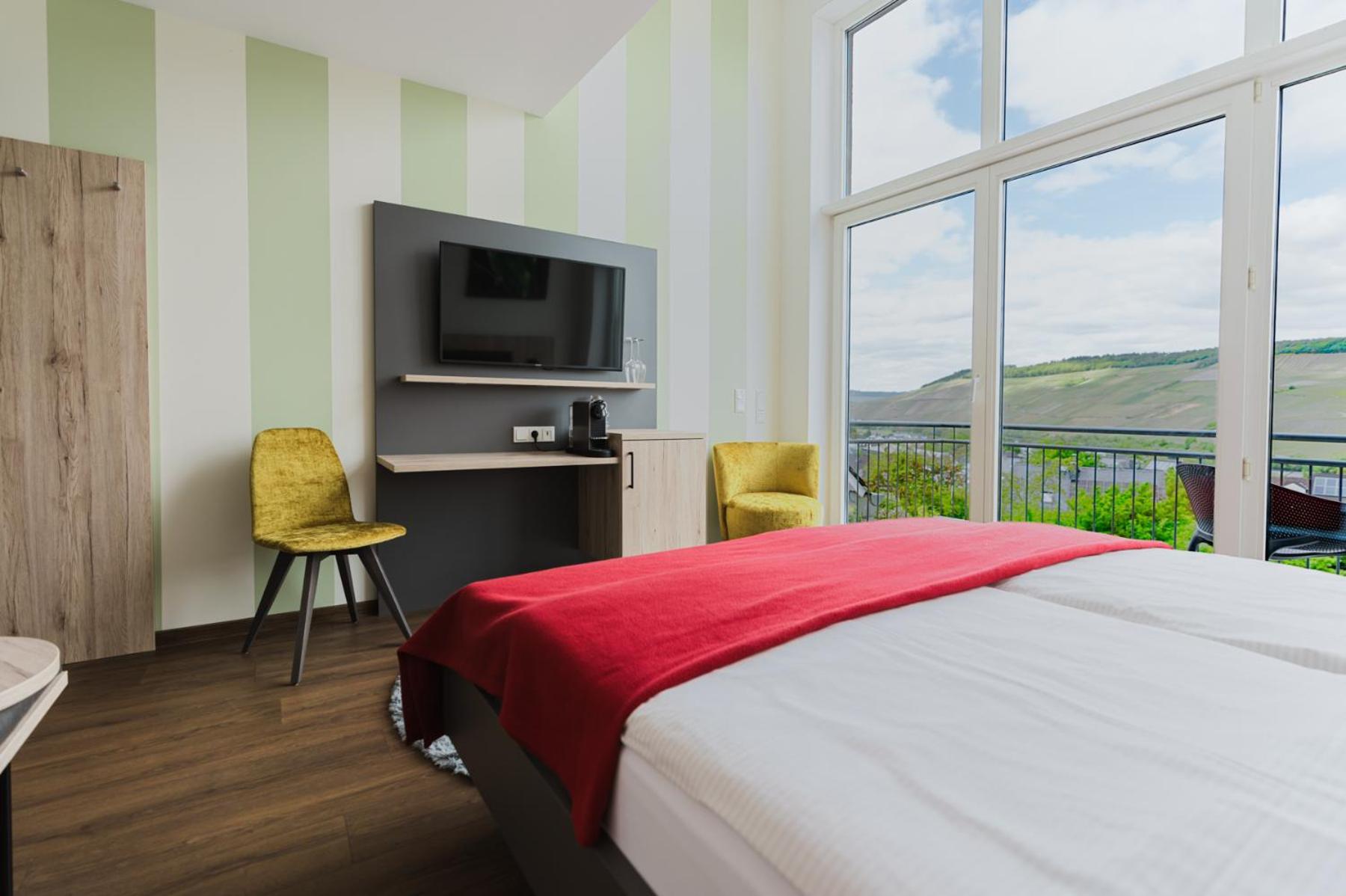 Roussel - Hotel Restaurant Verbandsgemeinde Verbandsgemeinde Bernkastel-Kues Buitenkant foto