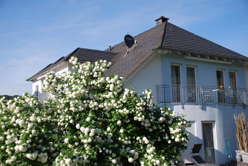 Roussel - Hotel Restaurant Verbandsgemeinde Verbandsgemeinde Bernkastel-Kues Buitenkant foto