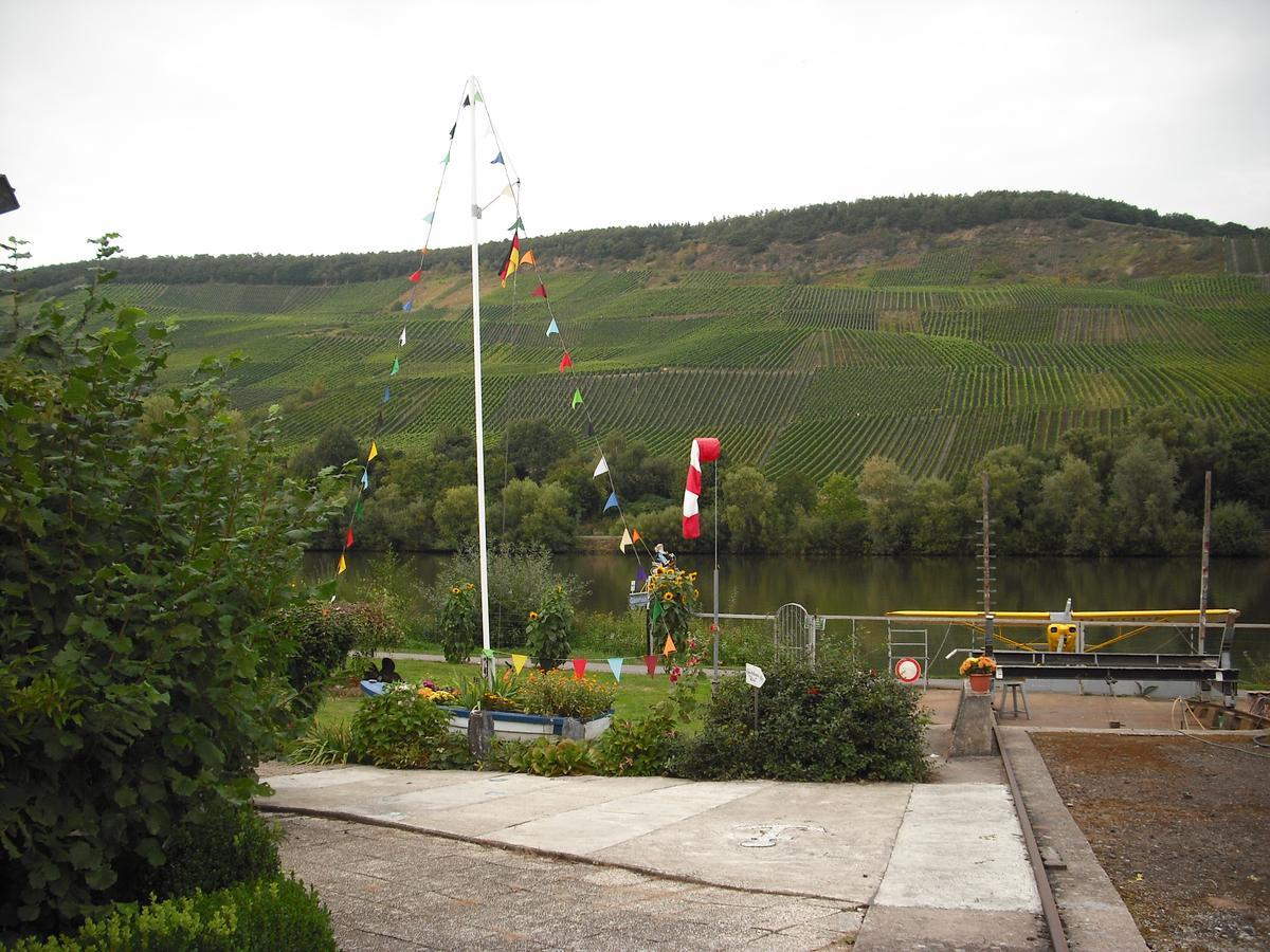 Roussel - Hotel Restaurant Verbandsgemeinde Verbandsgemeinde Bernkastel-Kues Buitenkant foto